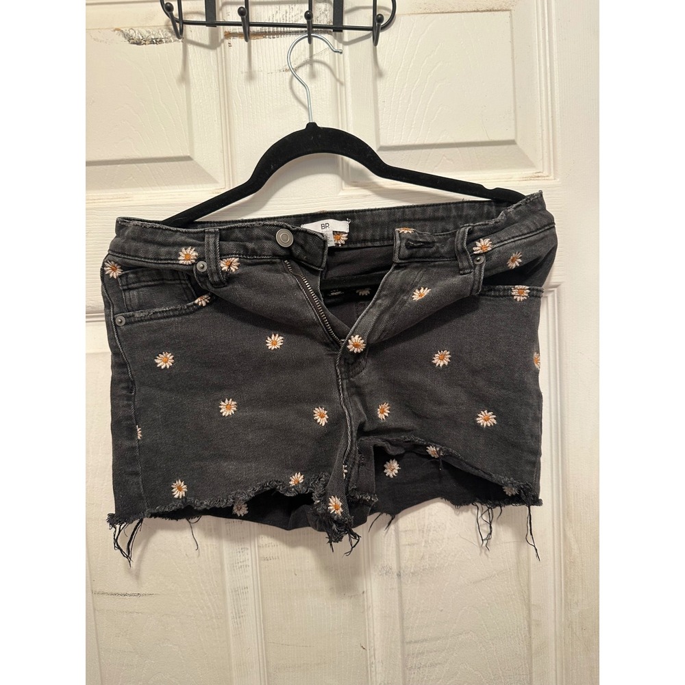 Womens Black Daisy Embroidered Denim Cutoff Shorts Size 28 Floral Boho Festival